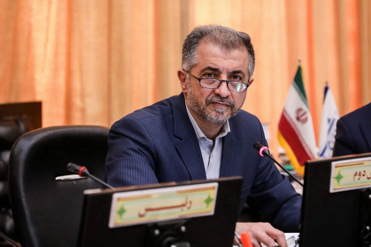 اولویت با تأمین دارو و کالاهای اساسی است نه واردات آیفون/مردمِ خیابان‌، سربازان خط مقدم هستند؛ مجلس کسری جیره سربازان مملکت را نمی‌پذیرد