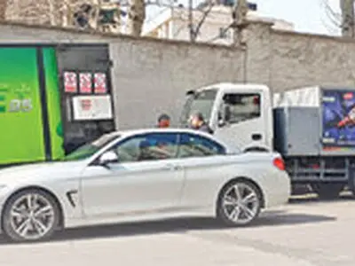 بنزین سوپر می خواهید؟ لازم نیست به پمپ بنزین بروید/ لیتری ۸۰۰۰۰تومان بدهید کنارخیابان سوختگیری کنید