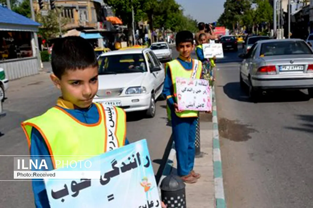 فرهنگ ترافیک از طریق دانش آموزان فرهنگ سازی می شود
