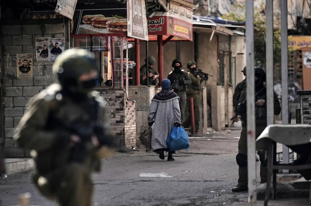بازداشت یک فلسطینی به دست اشغالگران صهیونیست