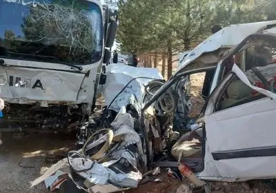 مرگ دلخراش پدر و نوزاد ۵ ماهه در تصادف خاور و پژو پارس در ایوان