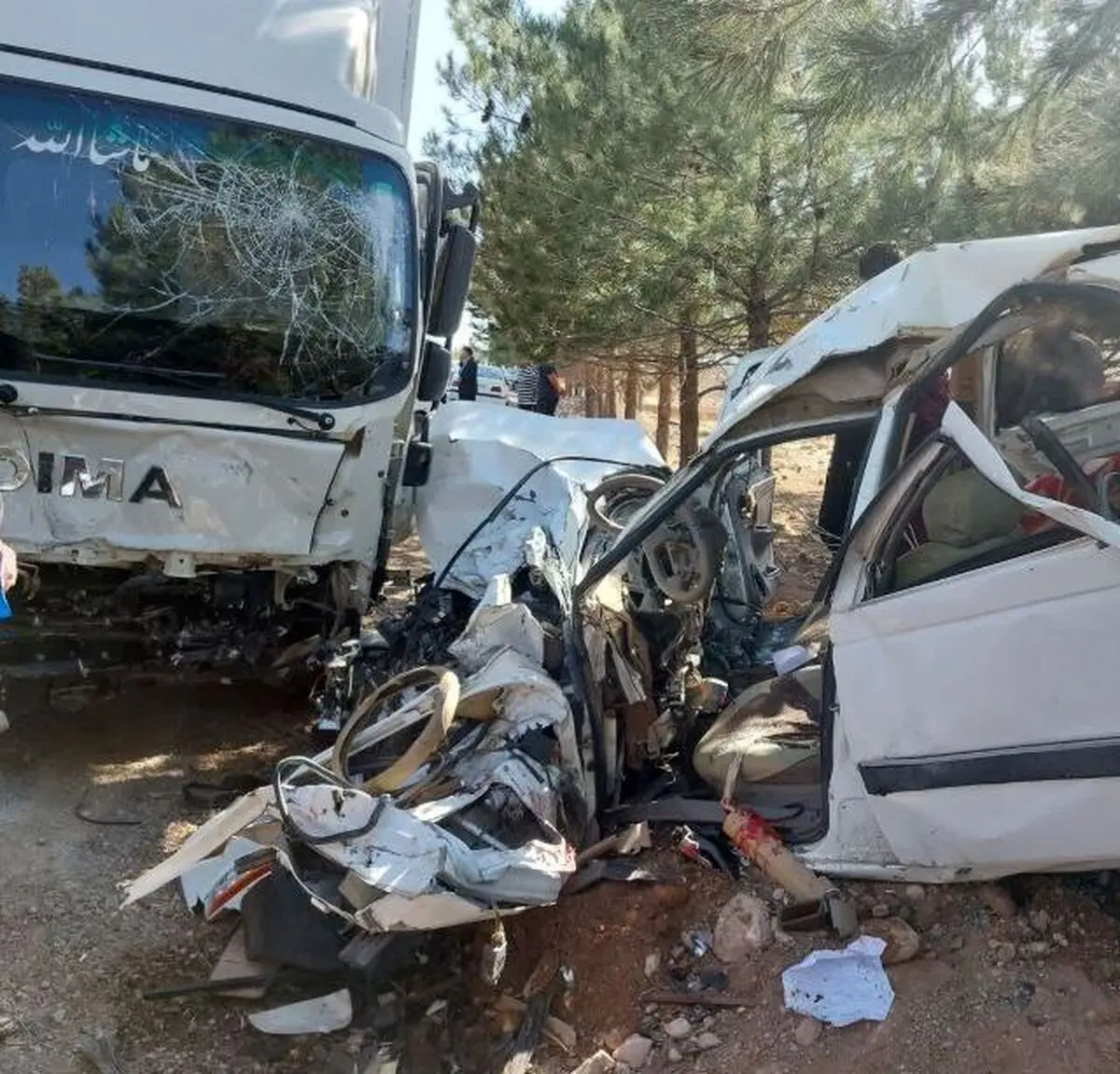 مرگ دلخراش پدر و نوزاد ۵ ماهه در تصادف خاور و پژو پارس در ایوان