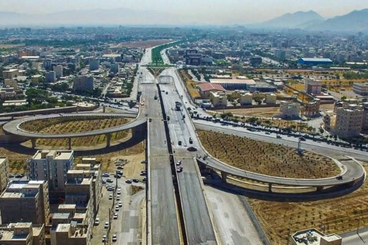 دلیل اساسی چالش آلودگی هوای اراک استقرار صنایع در جهت بادهای غالب است 