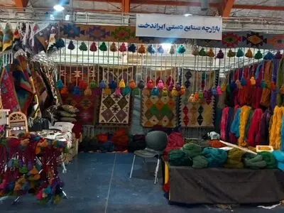 حضور فعال هنرمندان صنایع دستی قزوین در نمایشگاه سوغات و صنایع دستی