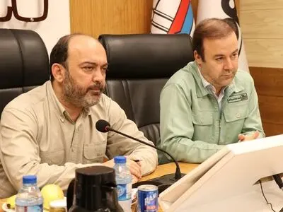 استاندار هرمزگان در جلسه مشترک با مدیرعامل فولاد هرمزگان تصریح کرد: مدل حکمرانی فولاد هرمزگان در ایجاد توازن کم‌نظیر است