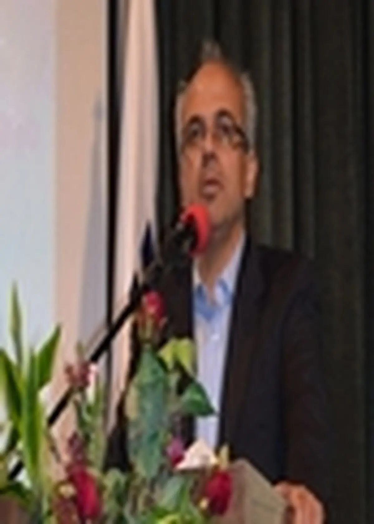 جامعه دانشگاهی برای رسیدن به اهداف متعالی باید فعالیت‌های جهانی را گسترش دهد