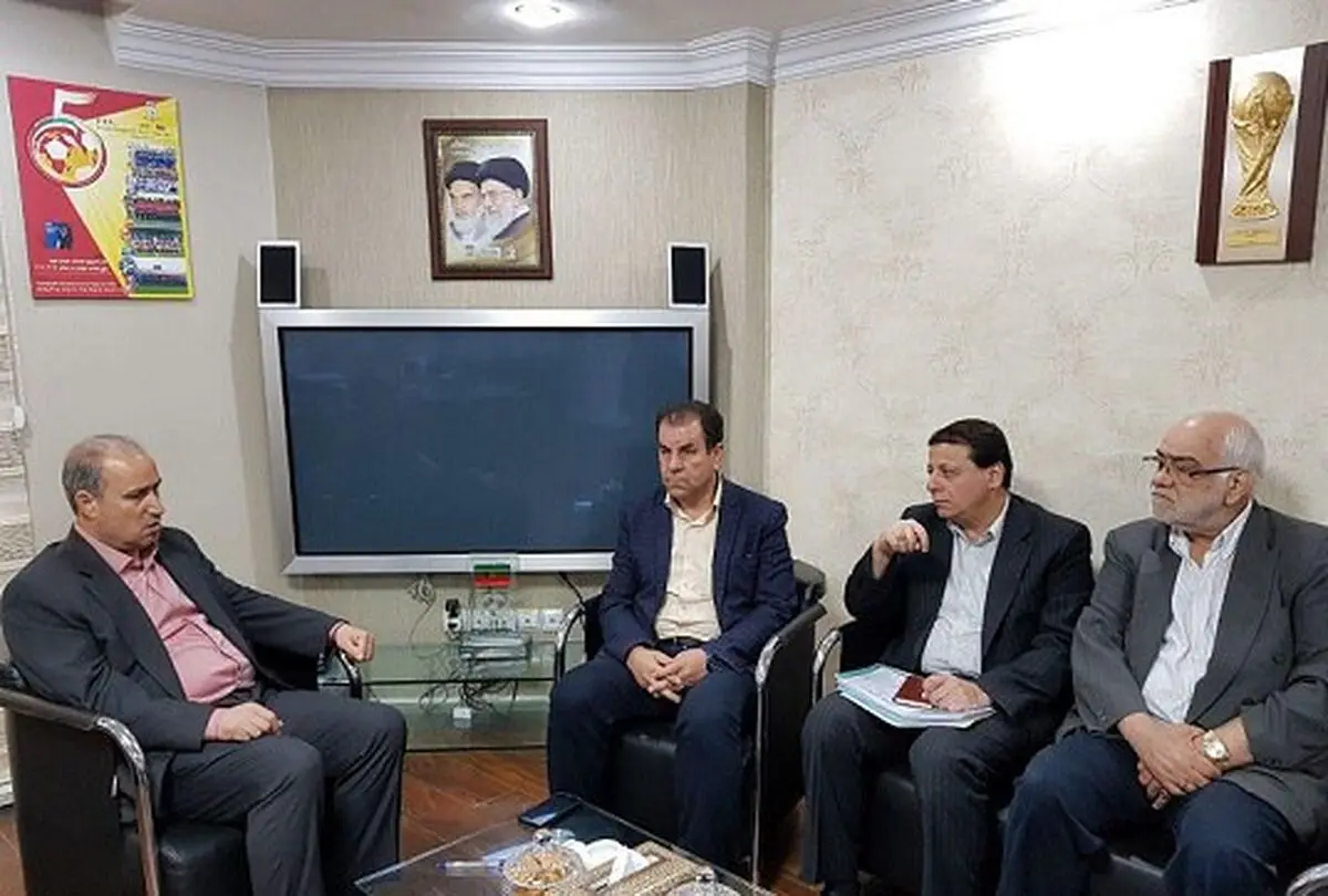 نشست رییس فدراسیون فوتبال با کمیته داوران