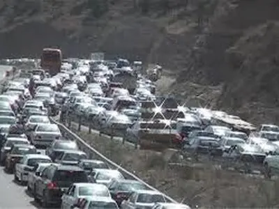 آخرین وضعیت ترافیکی جاده ها / آزادراه تهران – شمال و محور چالوس مسدود است