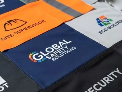 انواع چاپ روی لباس کار + (۱۰ روش چاپ روی لباس)