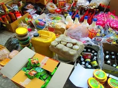 نابودی بیش از ۱۴ تن موادغذایی غیربهداشتی در نیشابور