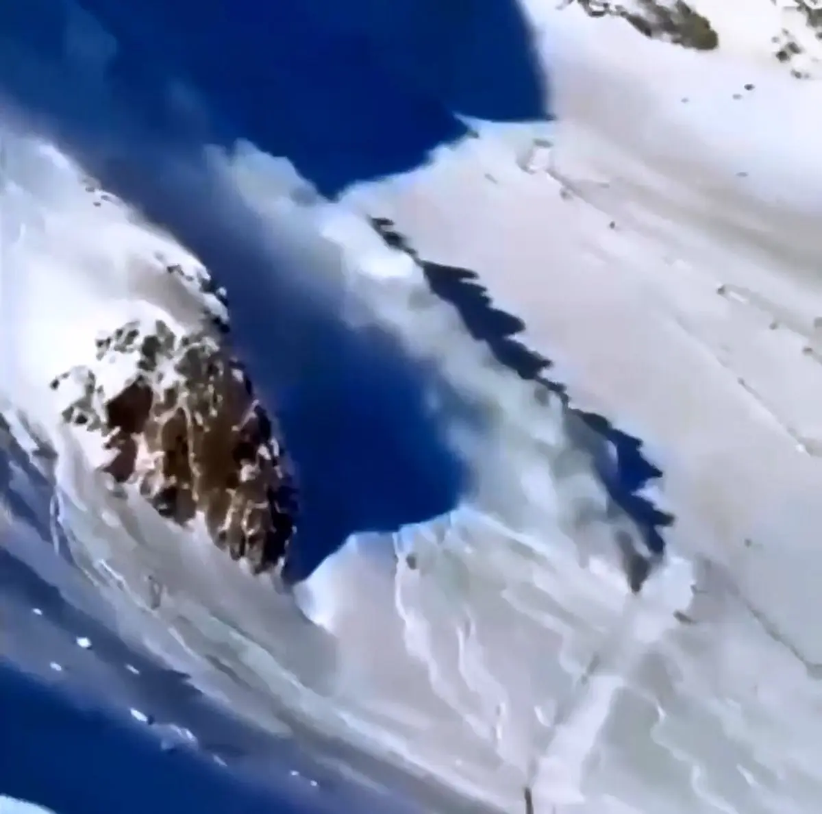 بهمن هشت گردشگر را در پیست اسکی استوبای در اتریش گرفتار کرد + فیلم