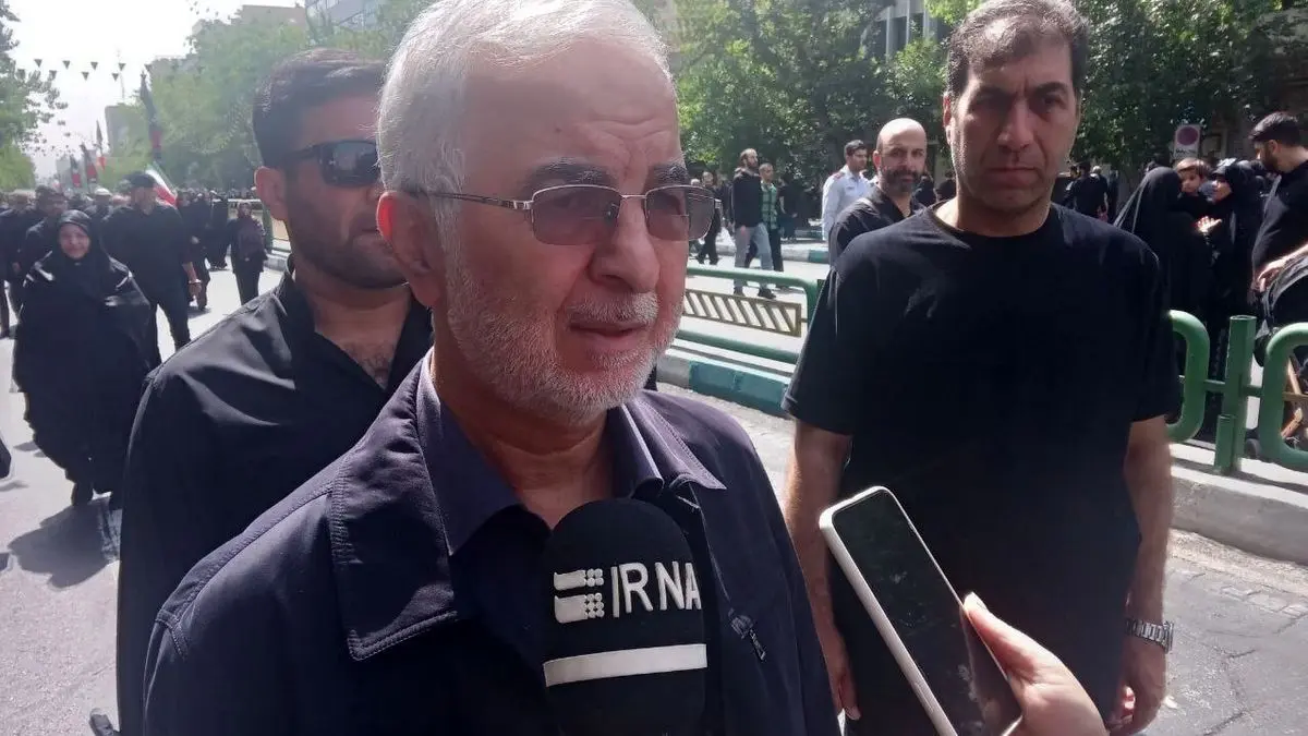 حضور اسکندر مومنی در مراسم تشییع شهدای اقتدار