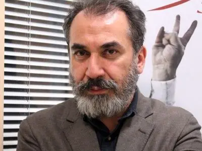 سیامک انصاری عذرخواهی کرد