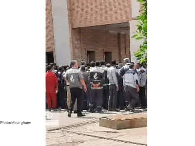 کارگران ارکان ثالث پتروشیمی رازی به اعتراض ادامه دادند