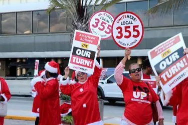 سودهای نجومی غول‌های هواپیمایی نصیب کارگران نمی‌شود!