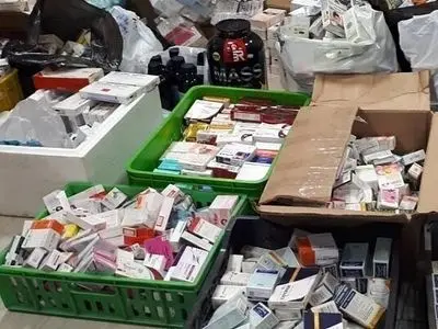 کشف بیش از ۴۰ میلیون عدد داروی غیرمجاز از انبارهای داروفروشان فضای مجازی