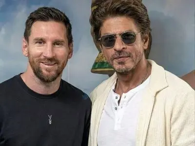 ویدئو: استقبال 80 هزار نفری از مسی در هند