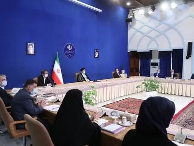 رئیسي یطلب من الأجهزة التنفیذیة دعم البنک المرکزي فی إدارة سوق العملة الاجنبیة