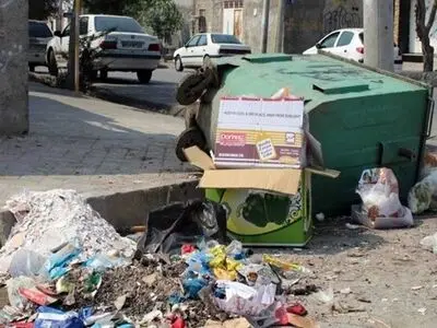 اعتراض‌ کارگران منطقه شش شهرداری اهواز/ زباله‌ها جمع‌آوری نشد