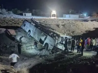 آخرین وضعیت مصدومان حادثه اتوبوس کارگران معدن همکار/ ۶ کارگر همچنان بستری‌اند