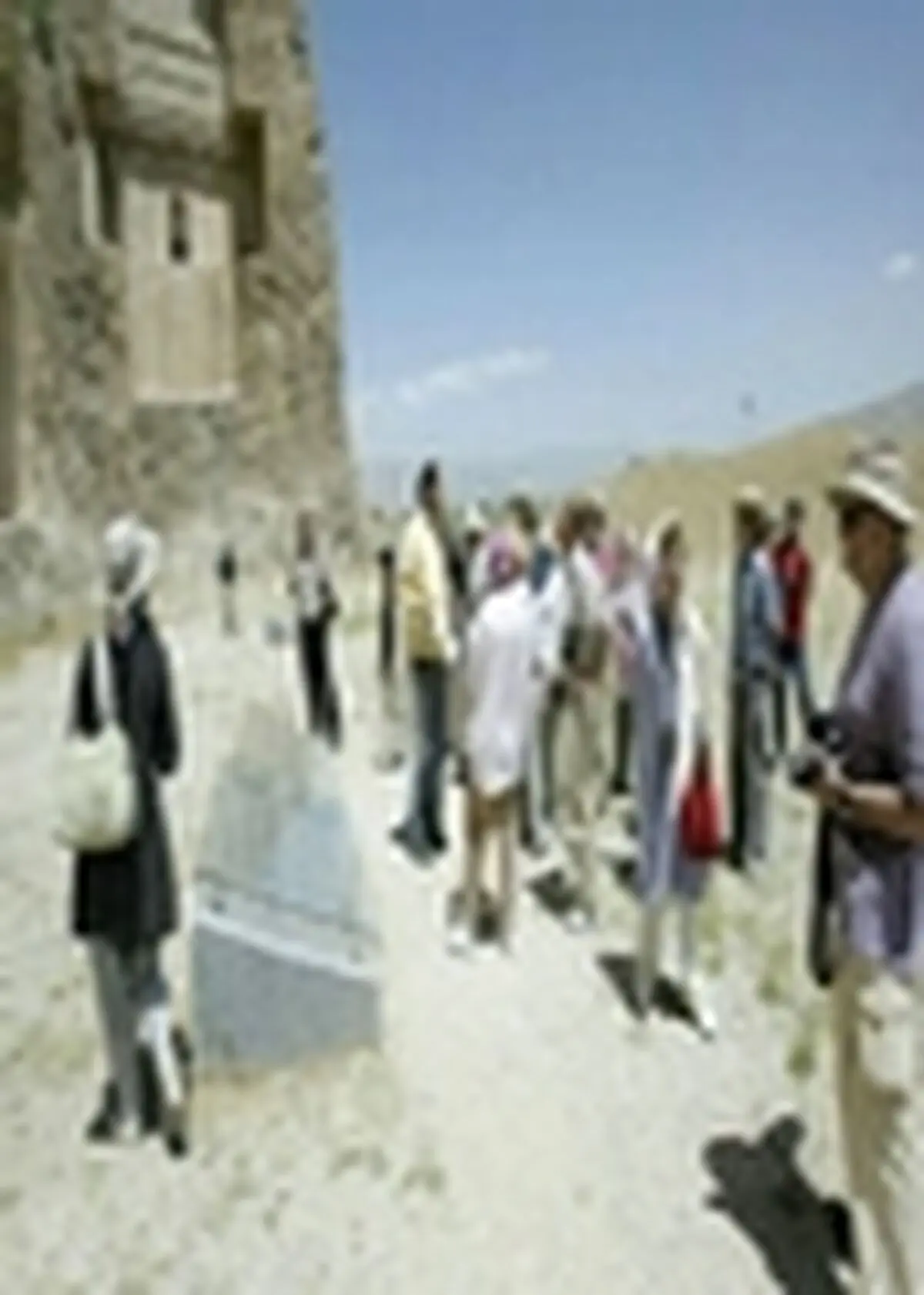 ورود بیش از ۲۵ هزار گردشگر خارجی از طریق گمرک شیراز به کشور
