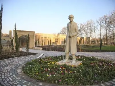 اِلمان مرحوم فاتح در پارک ایران کوچک رونمایی شد