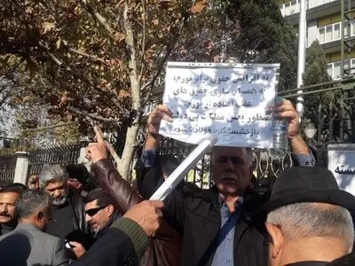 تجمع بازنشستگان فولاد در برخی شهرها/ خواستارمستمری بالاتر از خط فقر هستیم