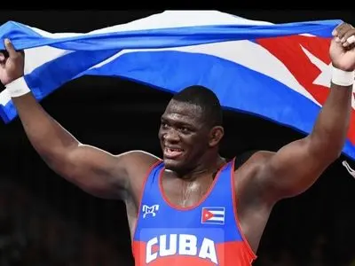 غول کوبایی در واکنش به خائن بودن پسرش:هر طور میخواهند فکر کنند