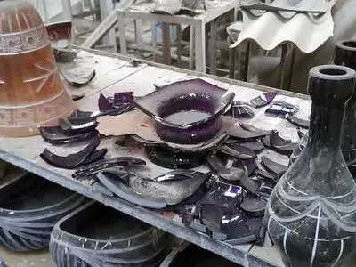 خسارت شدید کارگاه شیشه‌‌گری سنتی الوند در پی حمله به کارخانه مجاور