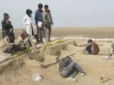 کشف پیکرک شنل پوش در تپه یلدا