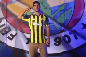 ویدئو: گل آسنسیو روی حمله تماشایی فنرباغچه ویدئو: گل آسنسیو روی حمله تماشایی فنرباغچه