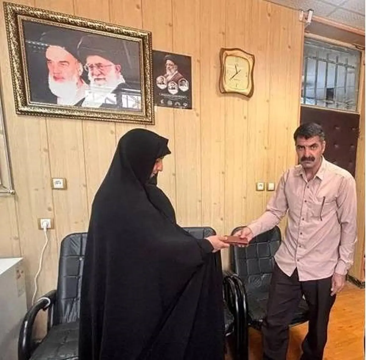 بازگرداندن کیف طلا از سوی کارگر پاکدست شهرداری کرمانشاه