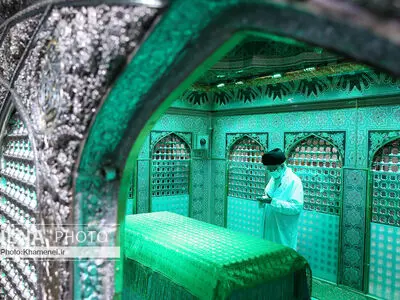 غبارروبی مضجع مطهر رضوی 