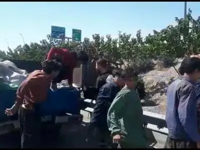 ۱۴زخمی بر اثر واژگونی وانت‌بار حامل کارگران