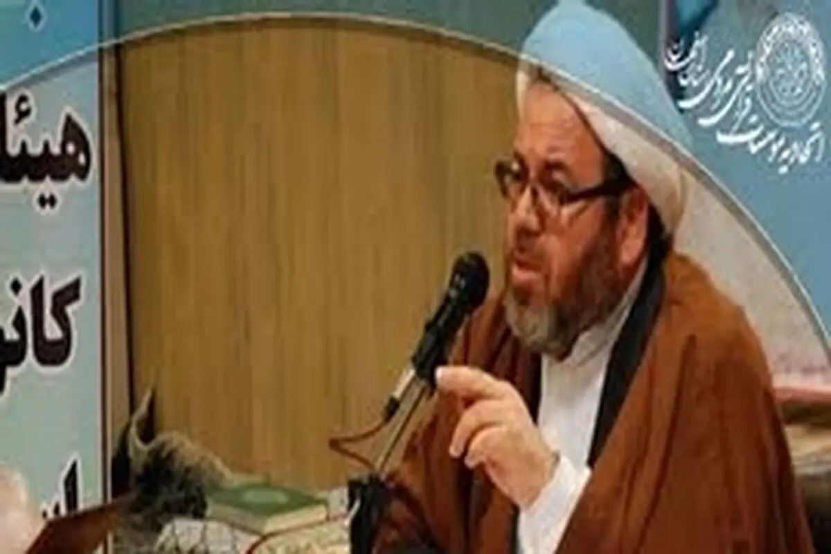آمر به معروف وناهی از منکر باید از همه چیز خودش بگذرد