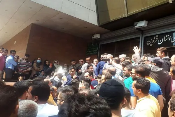 اعتراض کارگران متقاضی مسکن ملی قزوین/ واحدها را تحویل نمی‌دهند