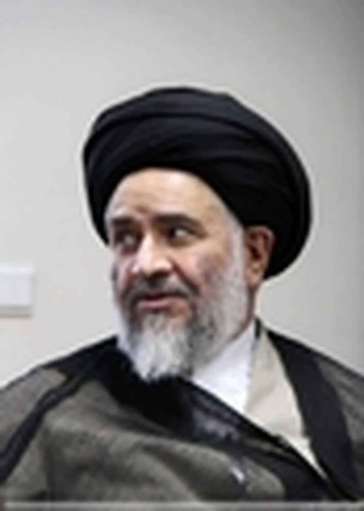بگذاریم که انجمن‌های علمی نقادی آزادانه داشته باشند