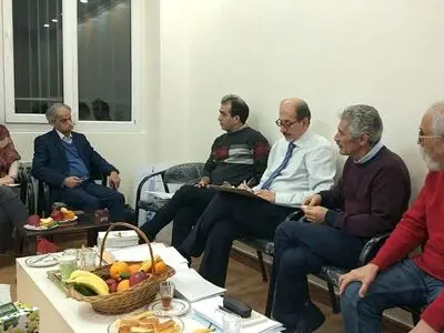 نویسندگان ما توانایى خاتمه دادن به حاشیه‌سازى‌های جوایز ادبی را دارند