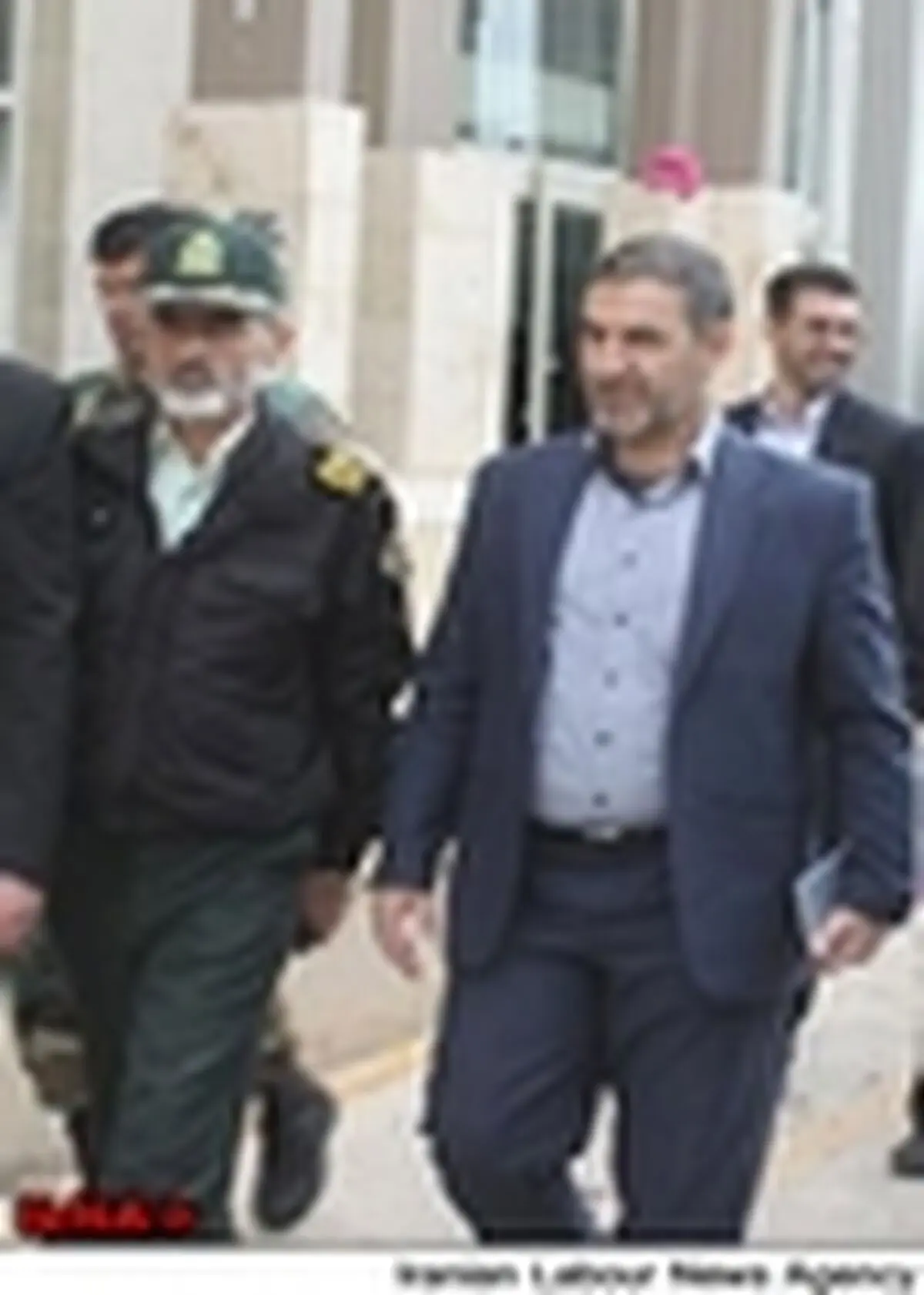 با دلالان ویزا در مرز مهران برخورد می‌شود