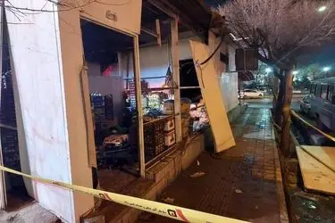 مصدومیت دو کارگر در آتش‌سوزی کانکس میوه فروشی