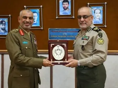 بازدید هیات وزارت دفاع عمان از دافوس ارتش