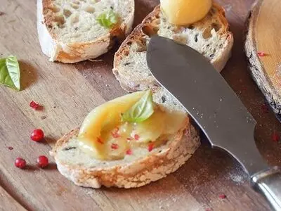 دستور تهیه مربا و ژله سیر؛ چاشنی فوق العاده خوشمزه 