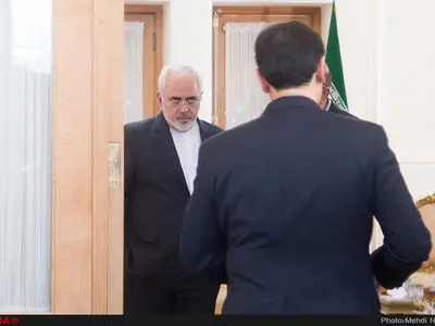 سفرای بنین، تایلند و مالزی رونوشت استوارنامه خود را تقدیم ظریف کردند