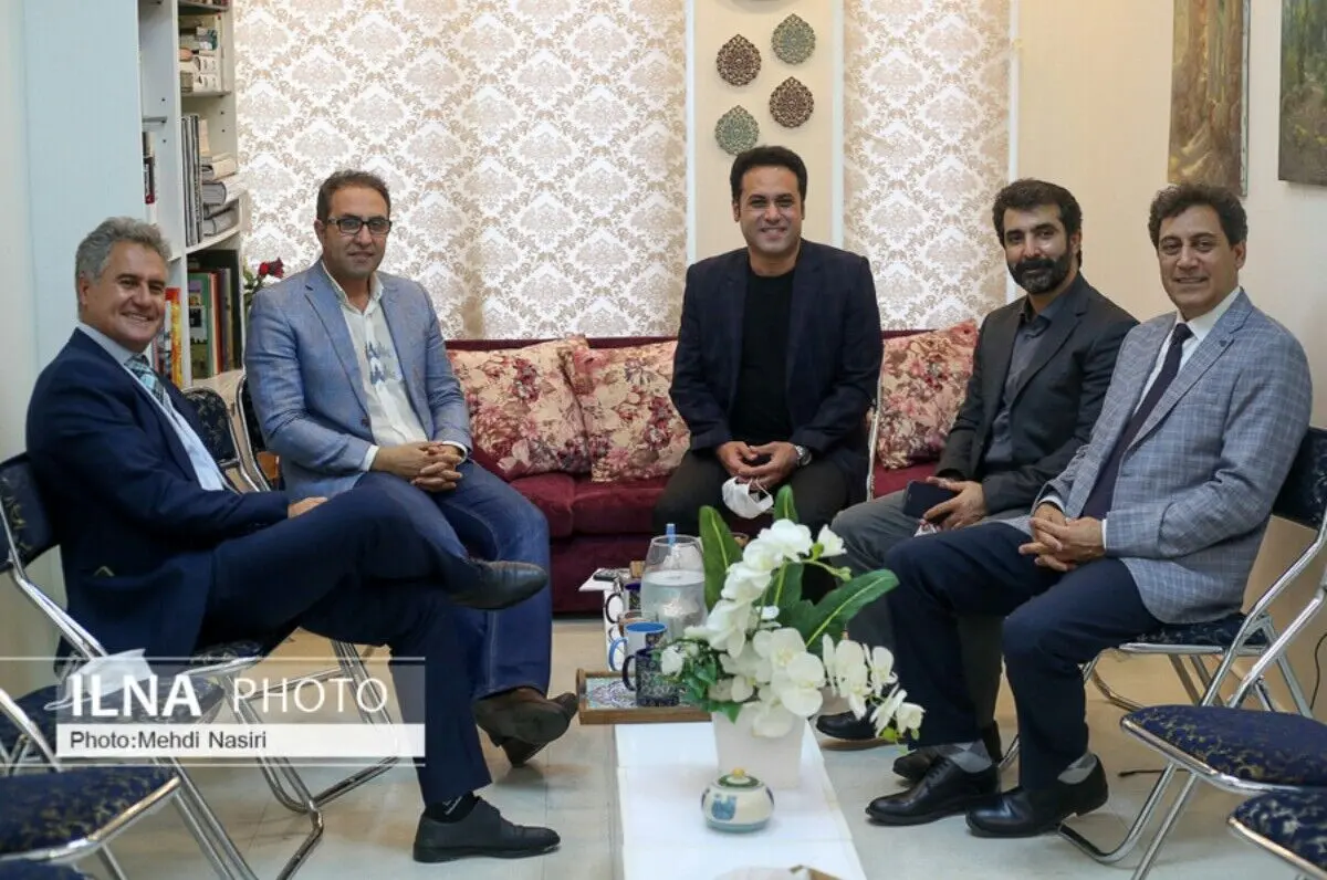 ویدئو/ بداهه‌خوانی شاگردان استاد شجریان در مراسم تولد 80سالگی اش