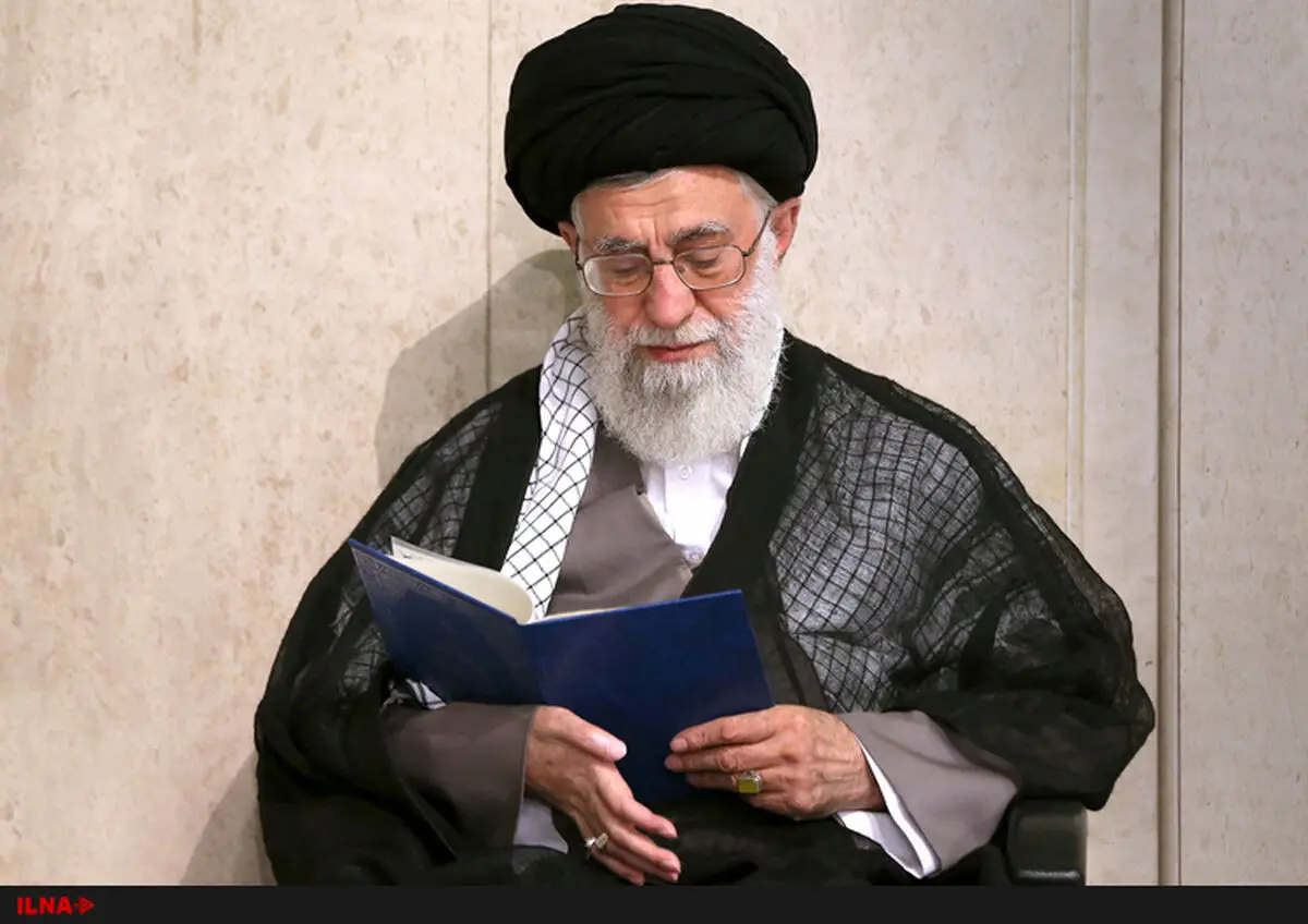 حضور آیت‌‌الله خامنه‌ای در منزل یکی از شهدای اغتشاشات اخیر تهران