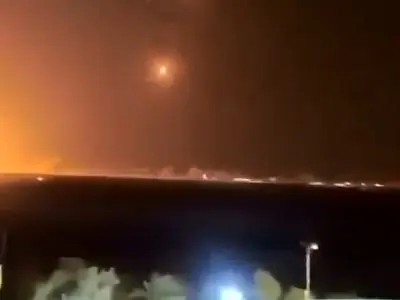 حمله موشکی آمریکا به بندر کاراکاس و جزیره مارگاریتا در دریای کارائیب که تعداد زیادی از تأسیسات نظامی در آنجا قرار دارند + فیلم