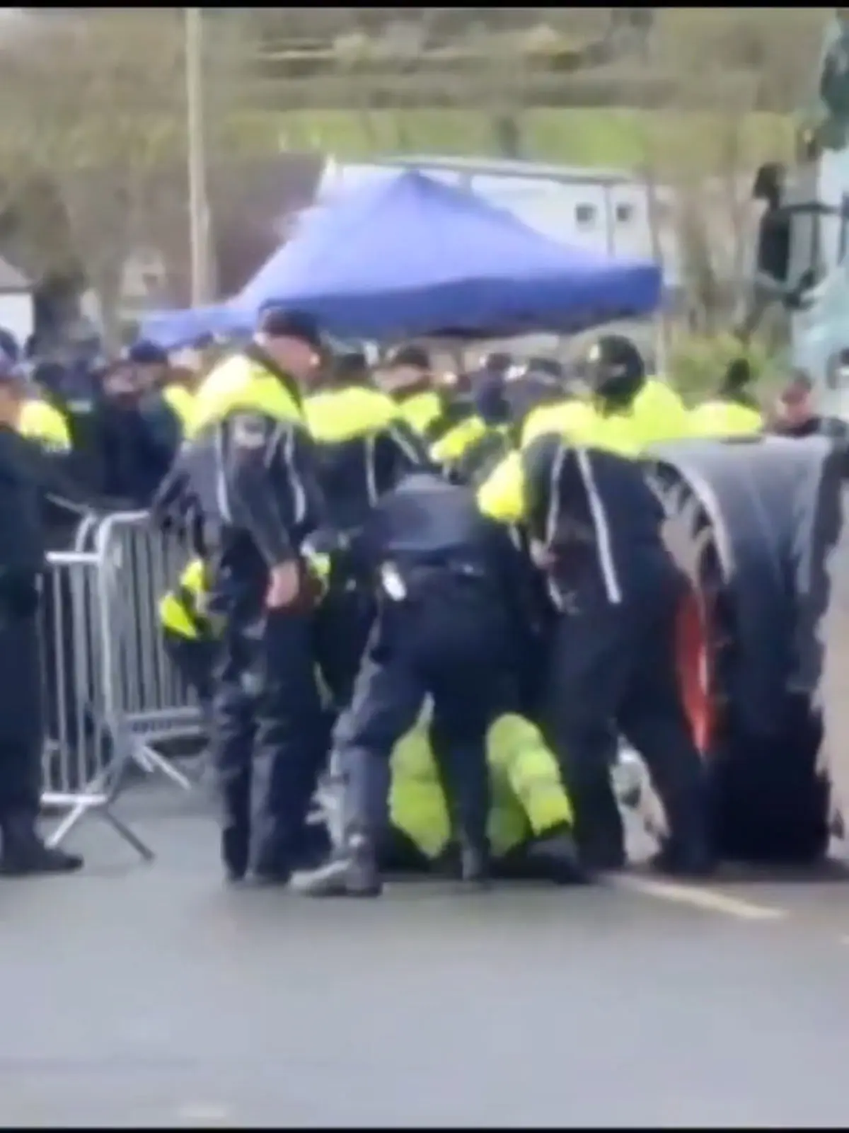 اعتراضات سوخت در ایرلند به خشونت کشیده شد + فیلم