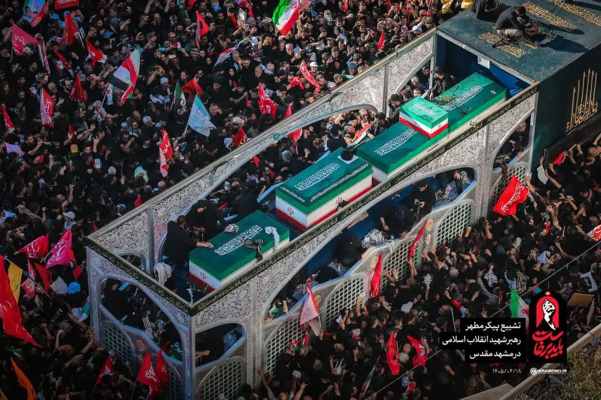 پیکر مطهر رهبر شهید به حرم رضوی رسید