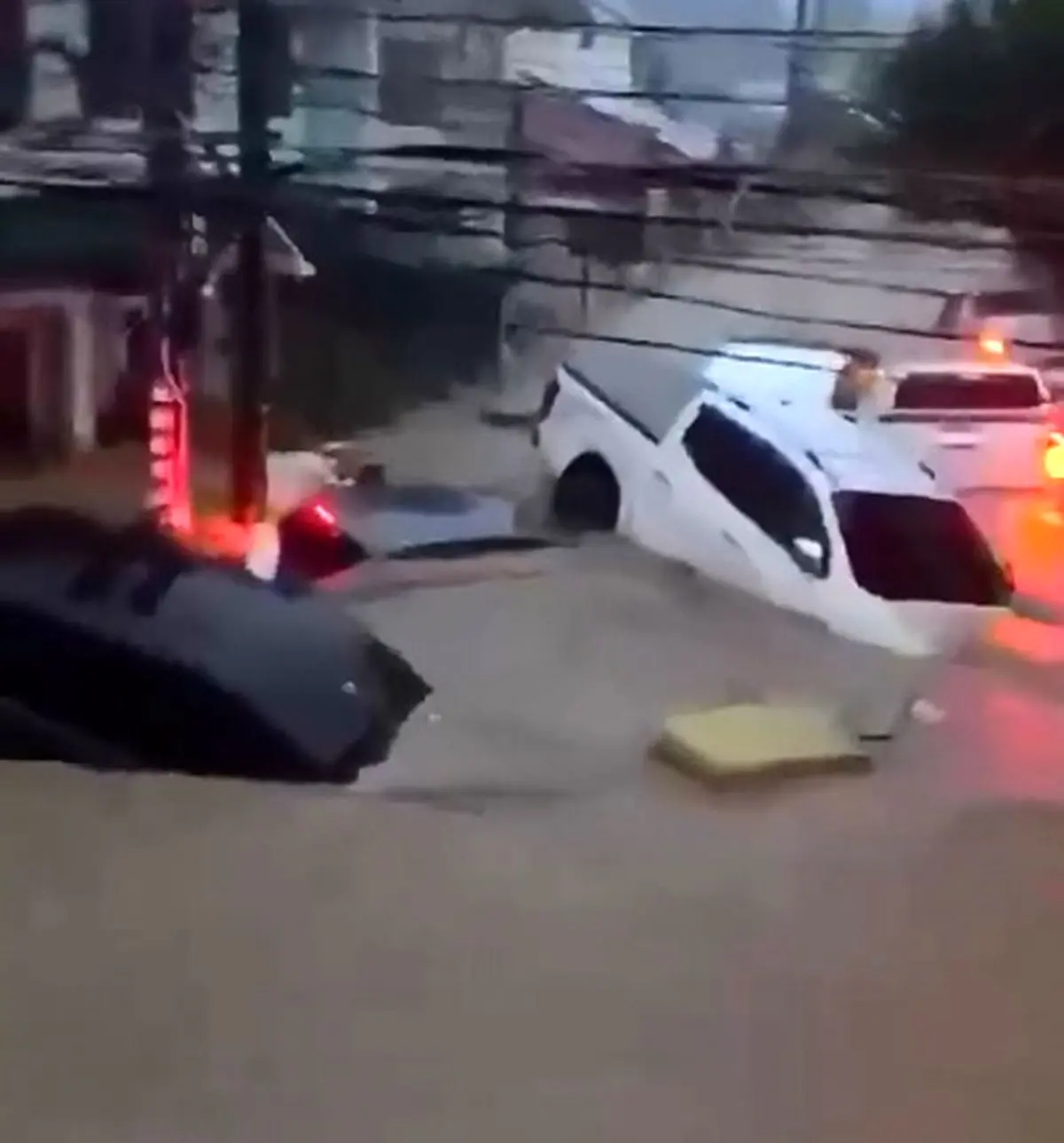 ویدیویی از سیلاب عجیب در فیلیپین