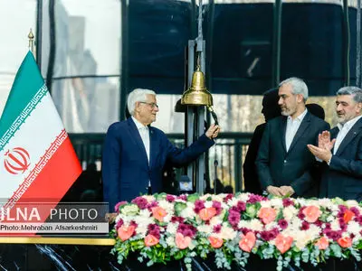 آیین نواختن زنگ آغاز معاملات